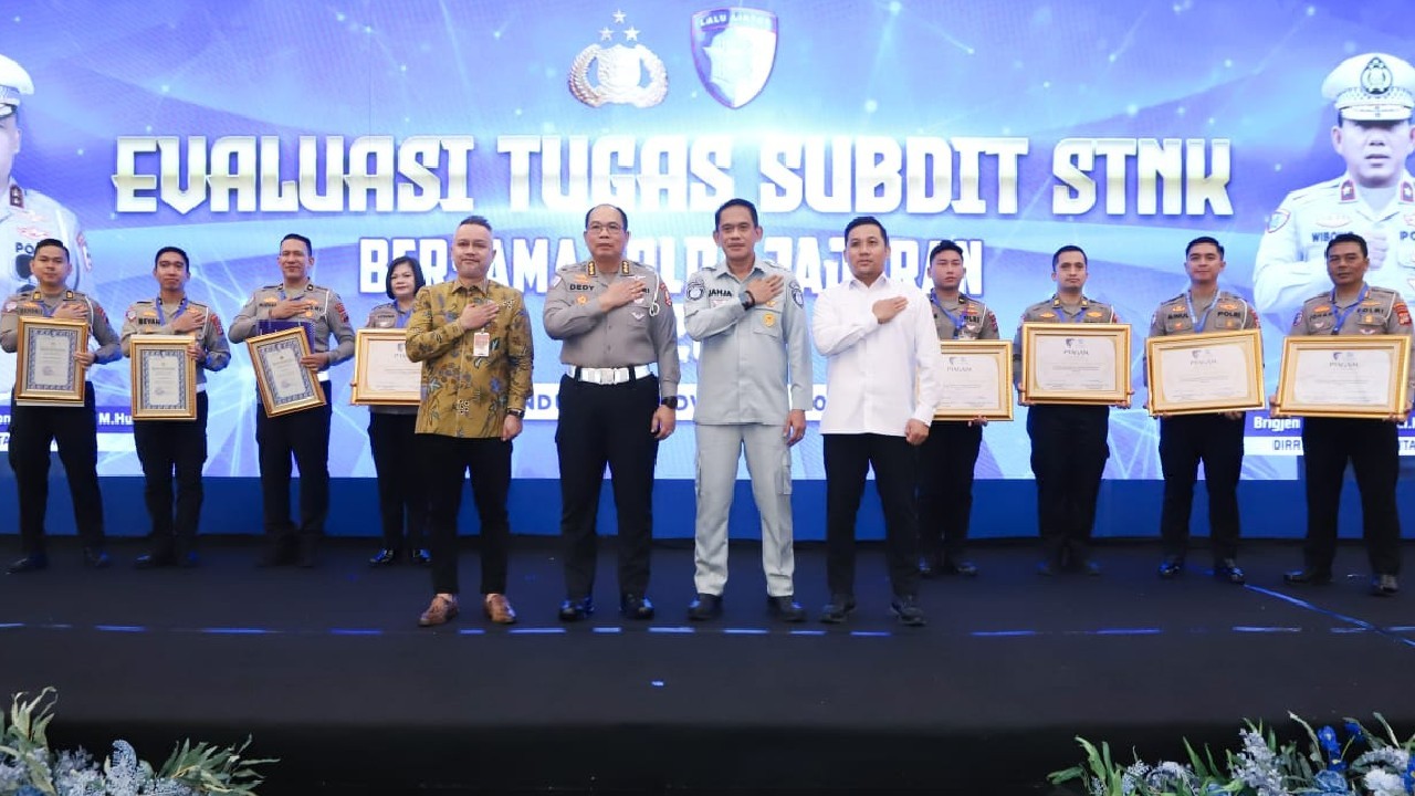 Polda dan Samsat Berprestasi Raih Penghargaan atas Inovasi Digitalisasi Layanan SIGNAL