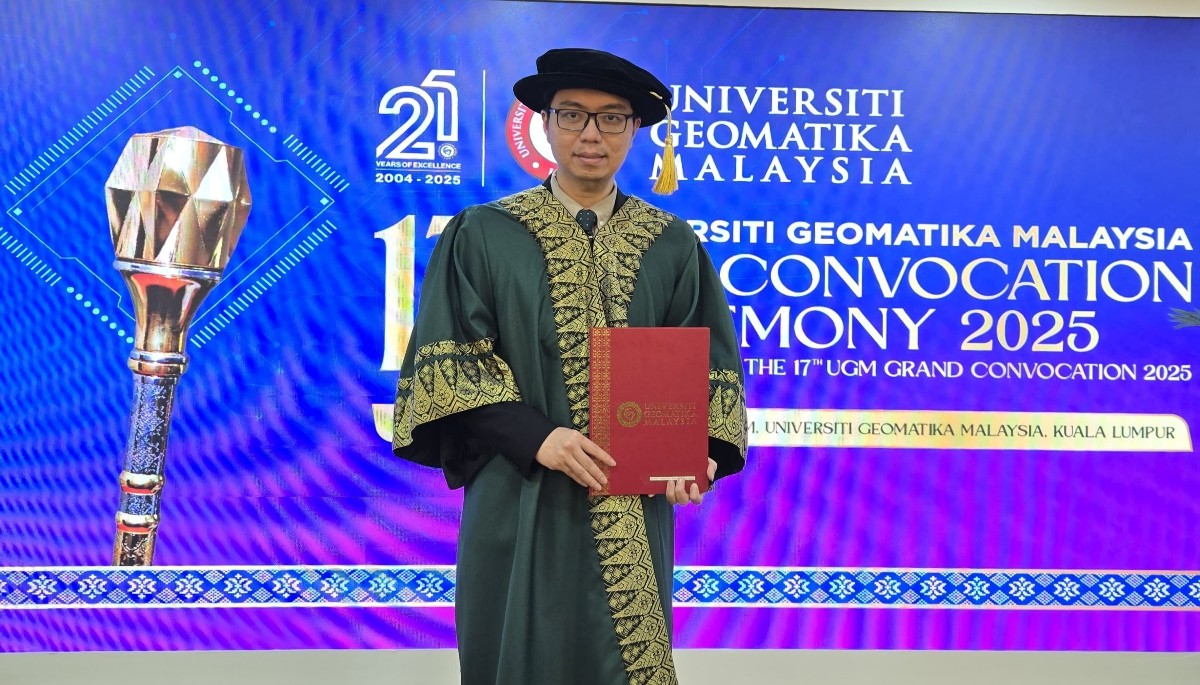 Prof Ariawan Gunadi Terima Penganugerahan Professor dari University Geomatika Malaysia