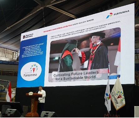 Lantik 1.400 Mahasiswa dan Naikkan Beasiswa, UPER Siap Hadapi Trilema Energi 